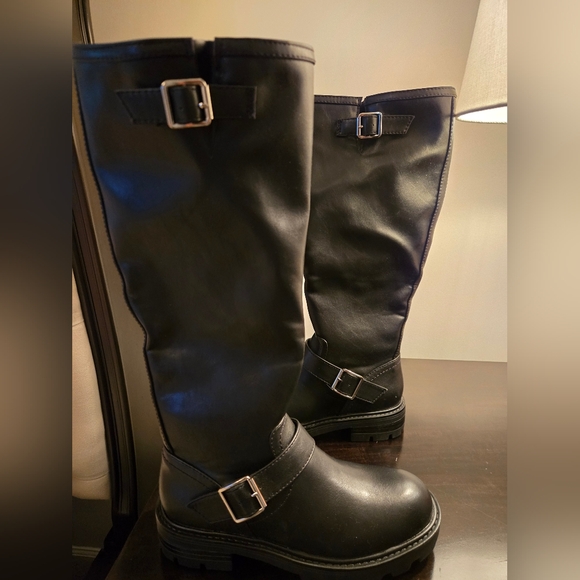 Madden Girl Freedom Boots - Picture 4 of 7